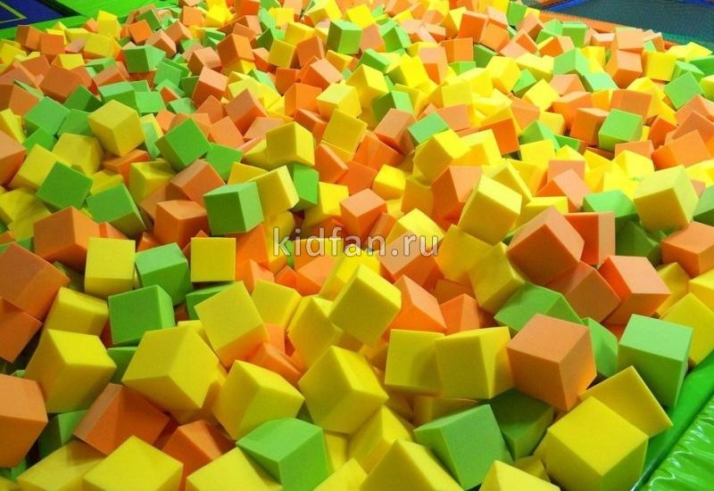 Поролоновые кубы цветные 